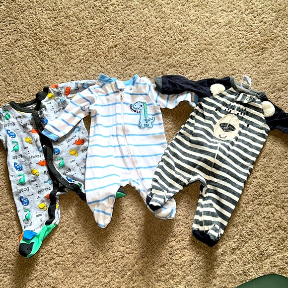3 newborn footies - Picture 1 of 5